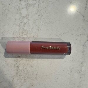 Stay Vulnerable Liquid Eyeshadow - nearly mauve